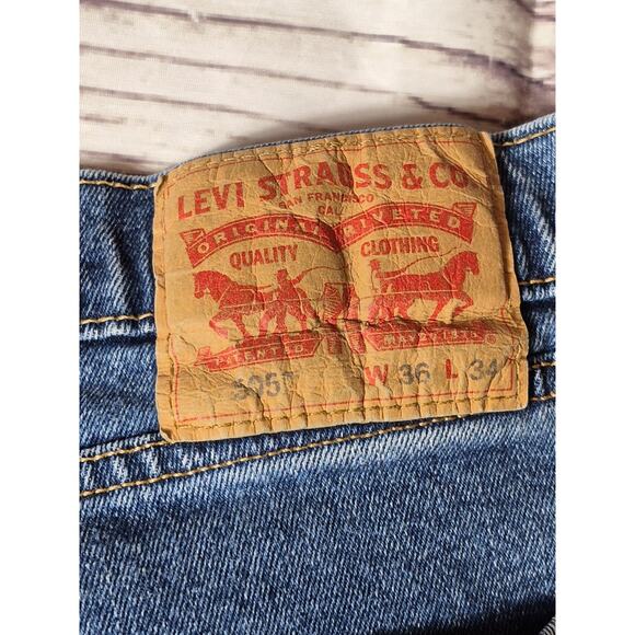 Levis Jeans Mens 36x34 Blue 505 Regular Fit Straight Leg Medium Wash Denim Pants - Picture 7 of 11